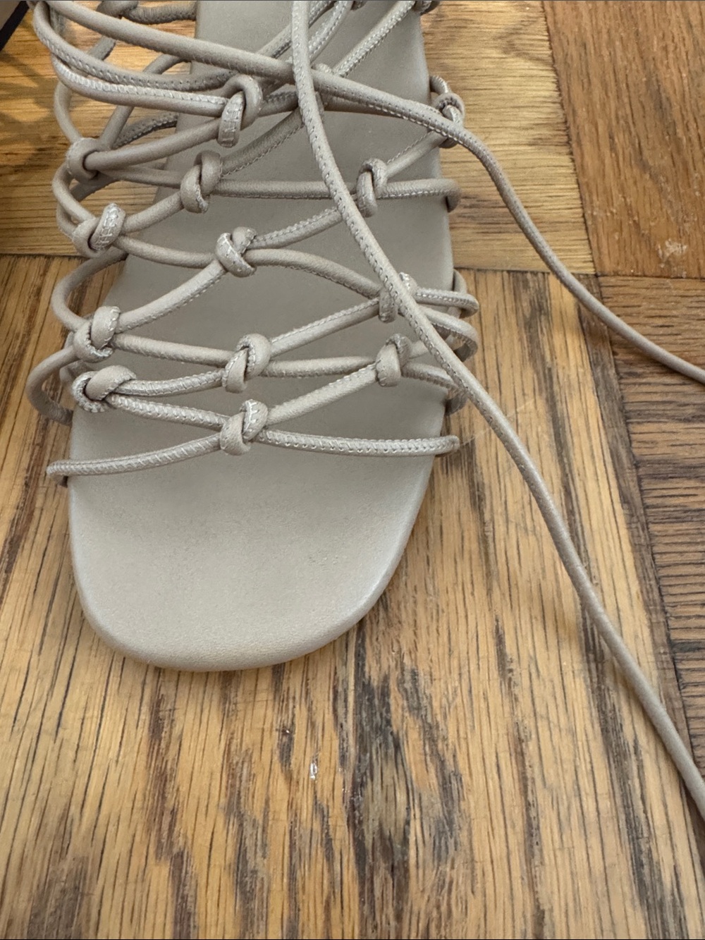 Chloé 'Jamie' Knot Wrap Sandal in Cream size 38.5 - Picture 11 of 16